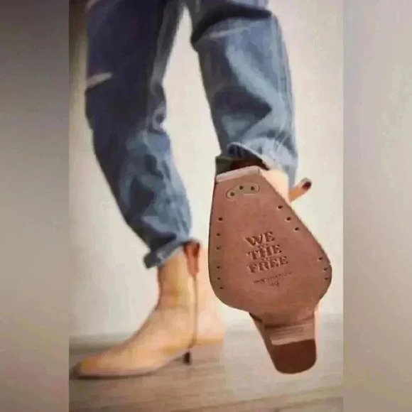 Free People We The Free Wesley Ankle Boots in Papaya Size 37.5/7.5 new - Picture 3 of 5